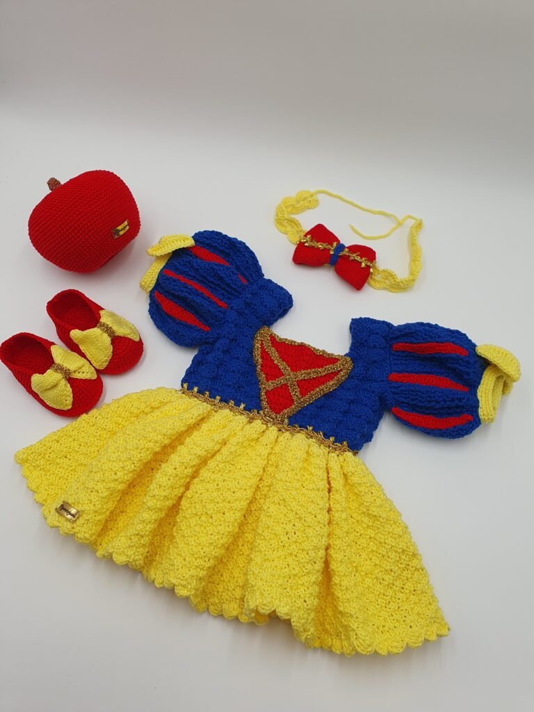 Set «Dulce Sueño de Manzana» ‒ Inspirado en Blancanieves ‒ Outfit Premium para Sesión de Fotos de Bebé a Crochet y Dos Agujas