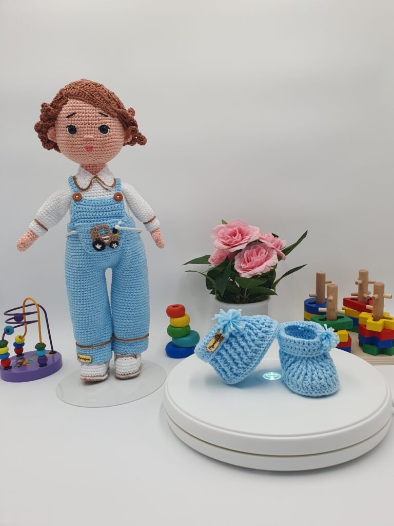 Conoce a Benjamín, el compañero de juegos tejido con amor