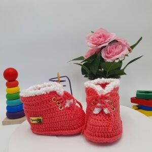 Presentamos las Botitas "Pasos de Algodón": Comodidad y Estilo en Cada Puntada